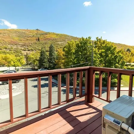 Roomy 2Br Condo With Hot Tub Access Near Skiing